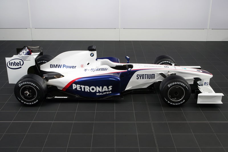 Formuła 1: Robert Kubica sprawdził nowy bolid BMW Sauber - F1.09 (fotogaleria)