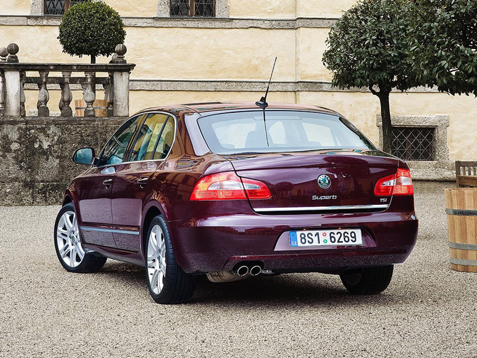 Škoda Superb: 4 lata gwarancji, 120 tys. km i bezpłatny serwis!