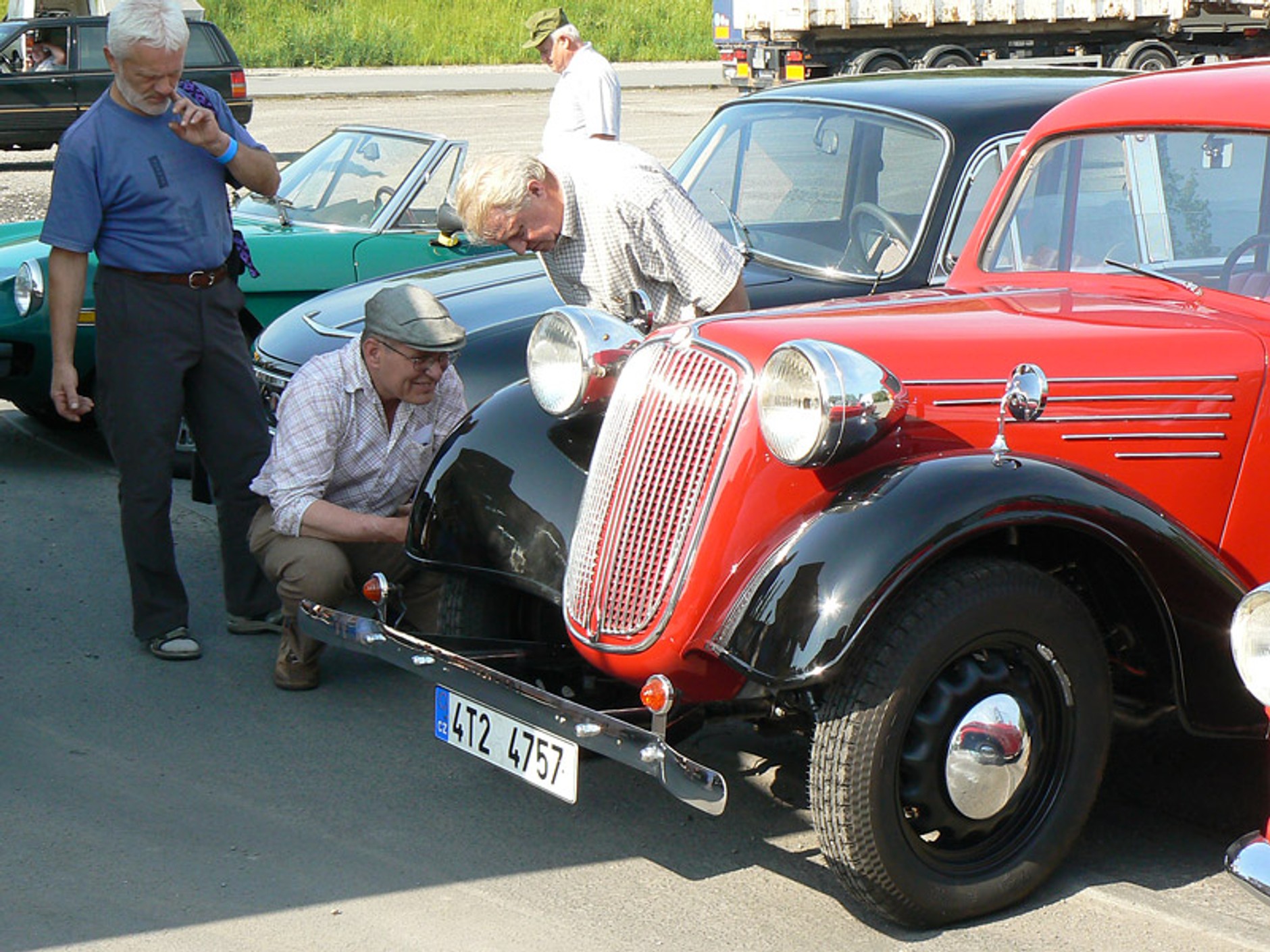 Oldtimery u podnóża Beskidów (fotogaleria)