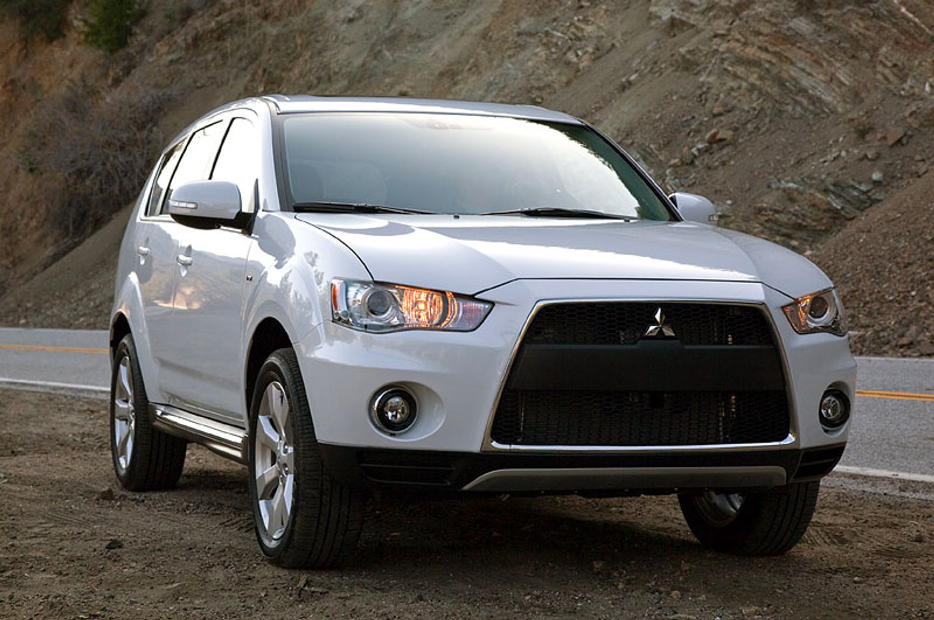 Mitsubishi Outlander GT dostane pohon S-AWC z Lanceru Evolution