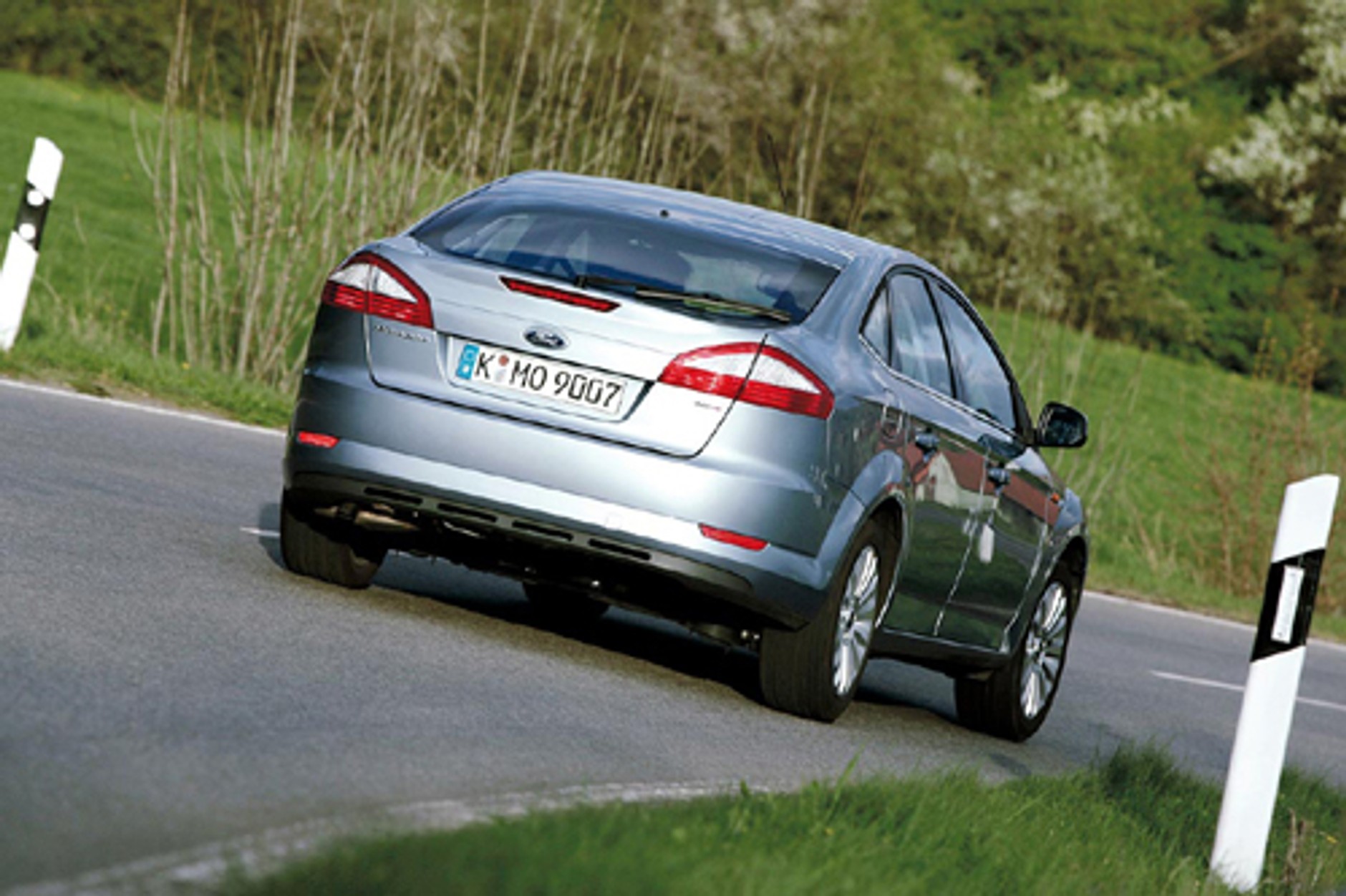 Ford Mondeo 2.0 TDCI kontra VW Passat 2.0 TDi - Ford wyprzedzi Volkswagena?