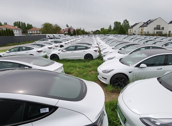 To wykończy nie tylko diesle! Komisja Europejska chce zmusić floty do przesiadki na elektryki