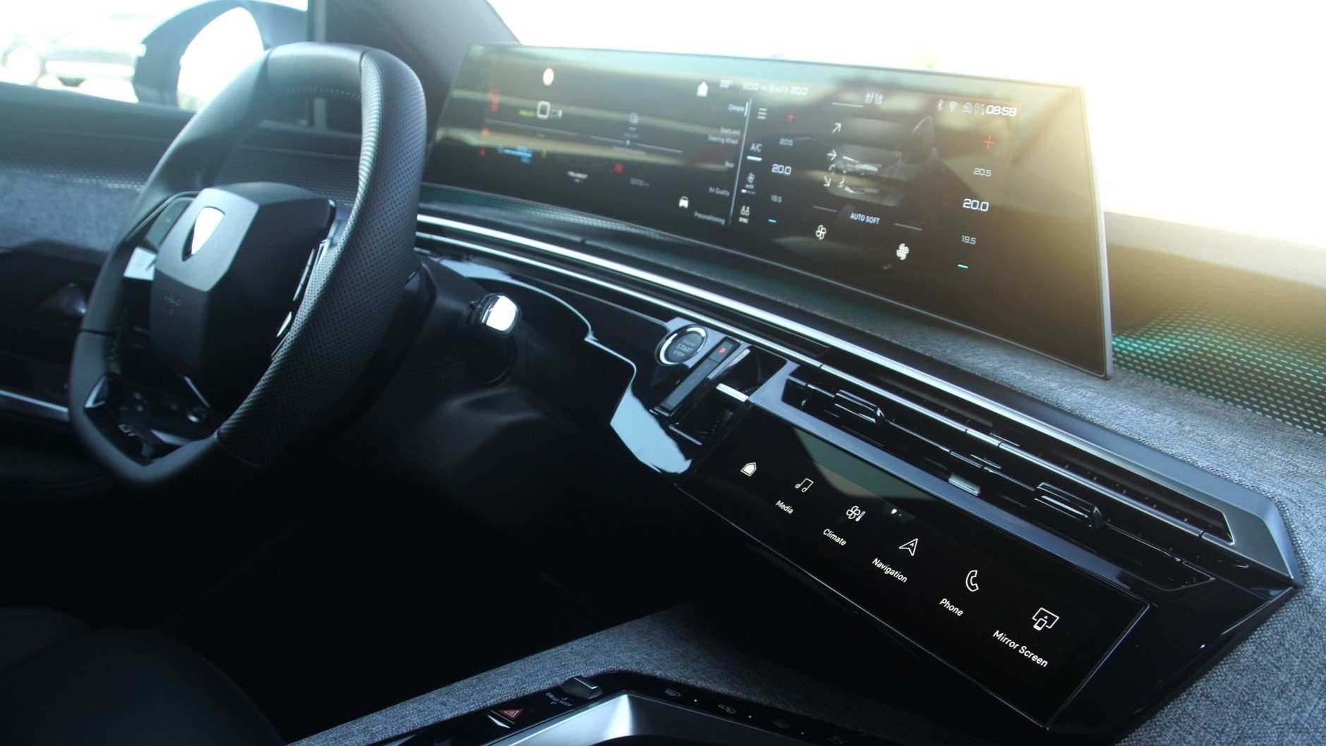 Peugeot E-5008 w pierwszym teście