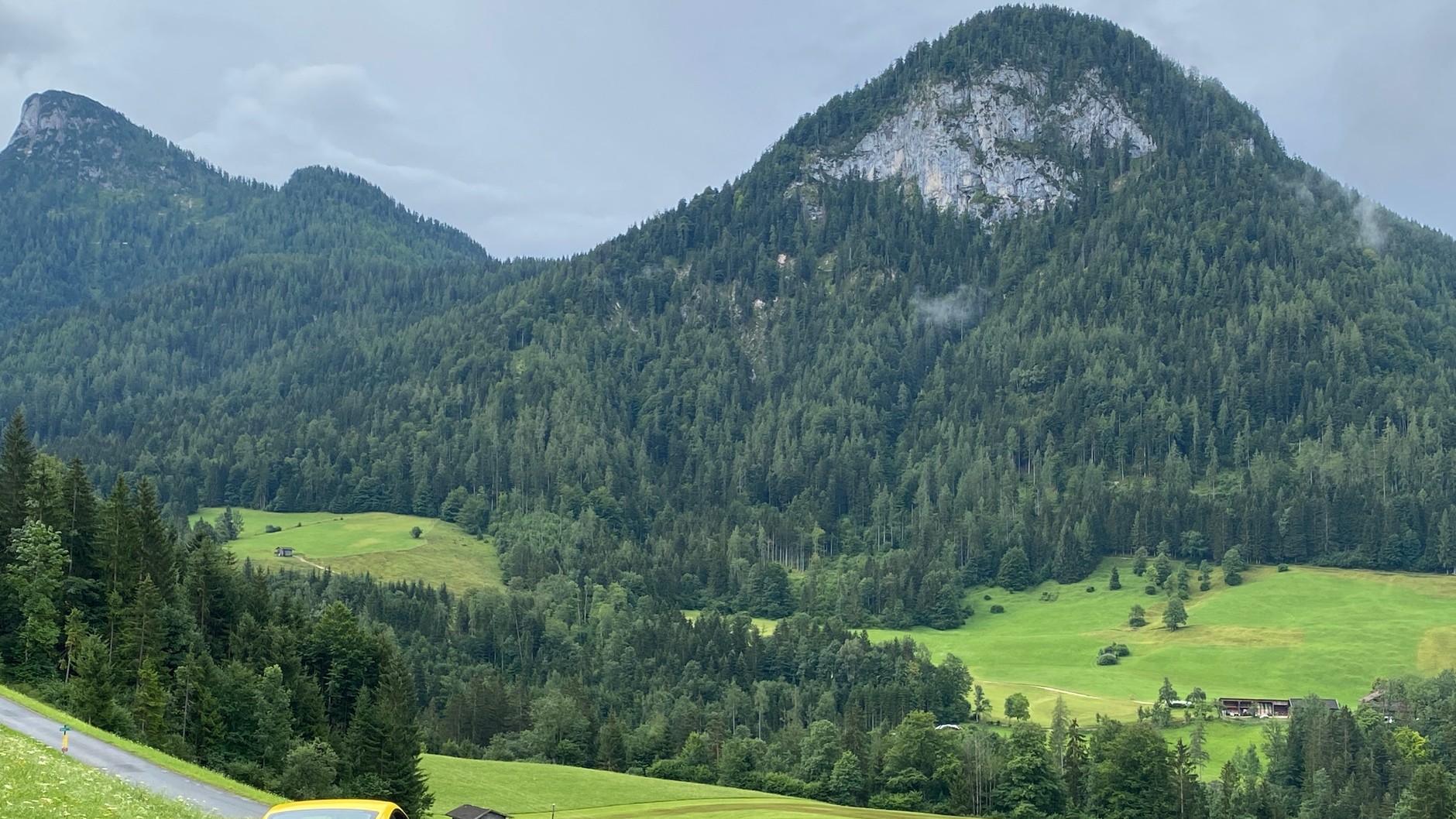 Porsche 718 Cayman T (982c) – podróż w Alpy