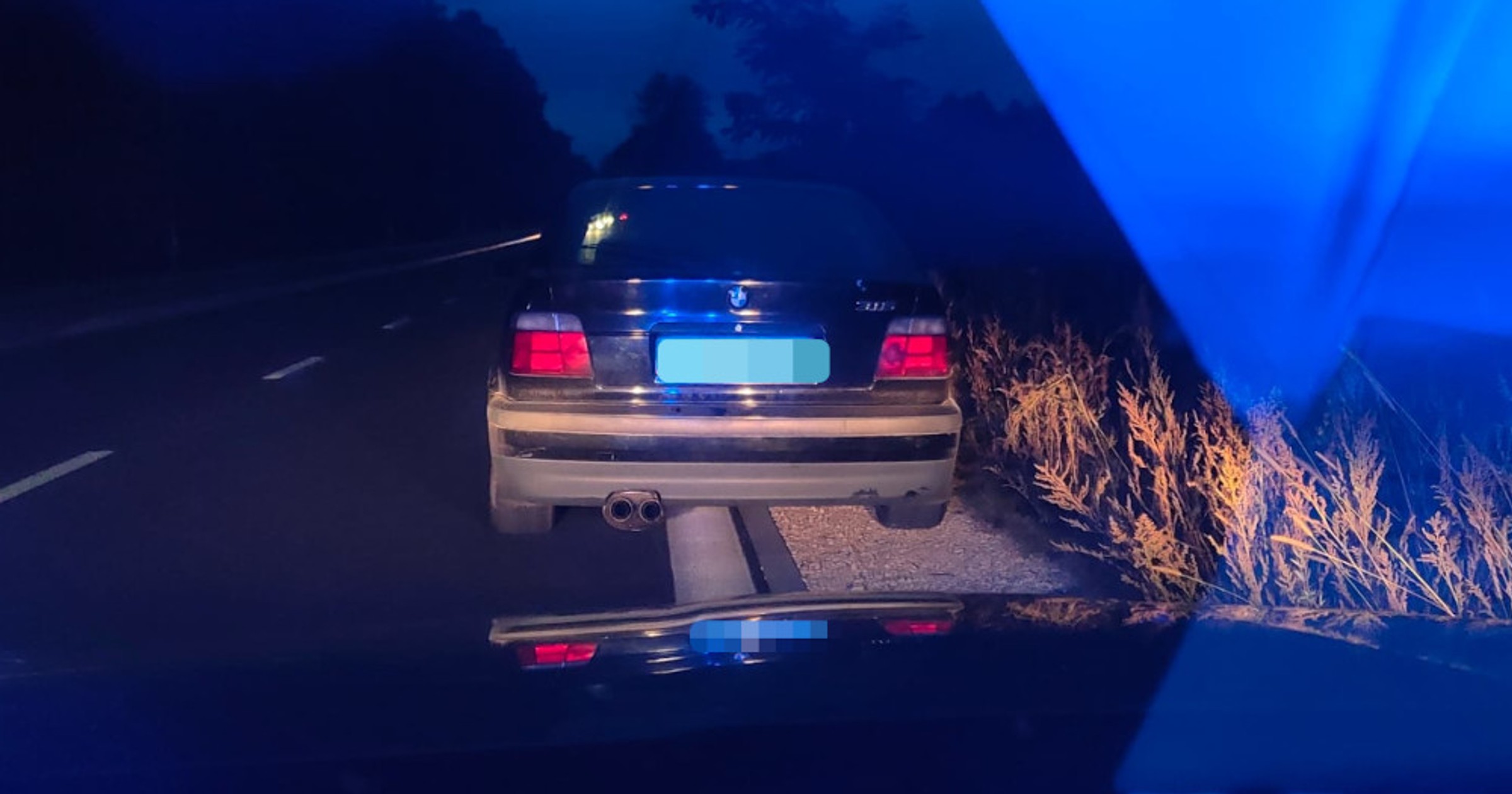 BMW 28-latka trafiło na lawetę, kierowca będzie musiał tłumaczyć się przed sądem