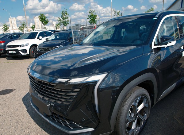 Chiny zalewają świat samochodami spalinowymi. To większy problem niż elektryki