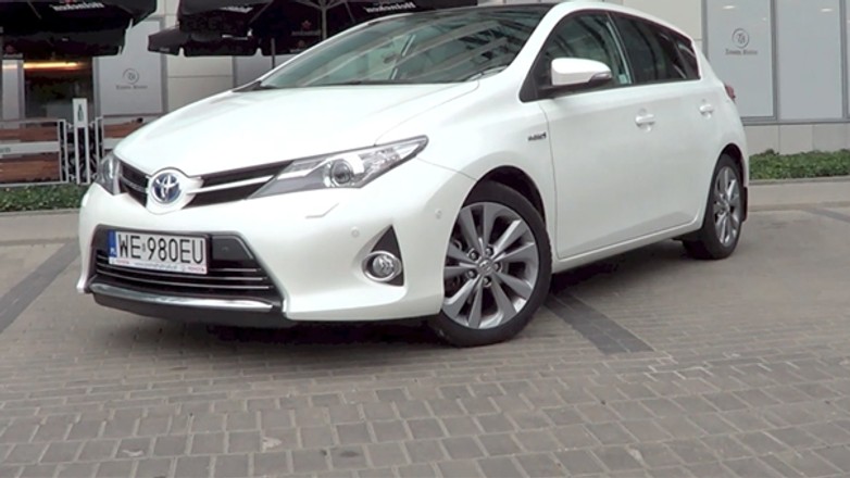 W korku z... Toyotą Auris Hybrid - cz. 01