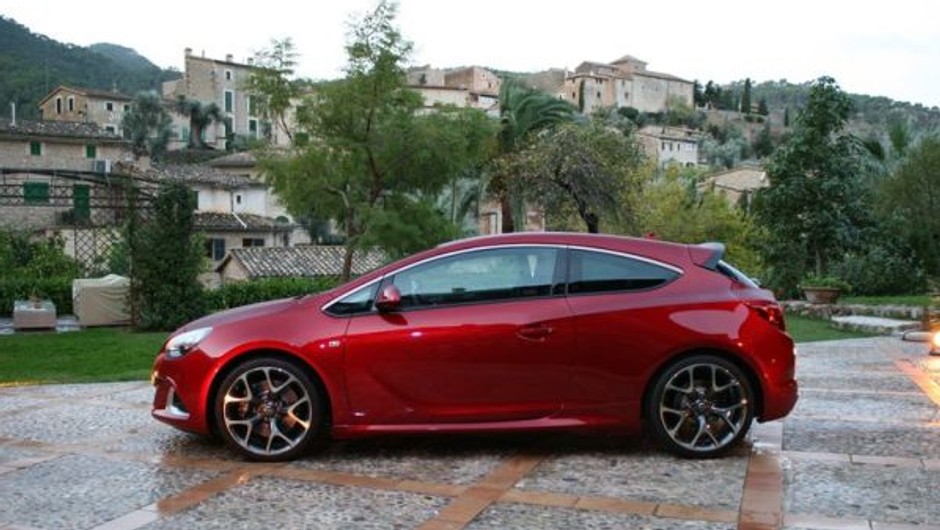 Opel Astra OPC