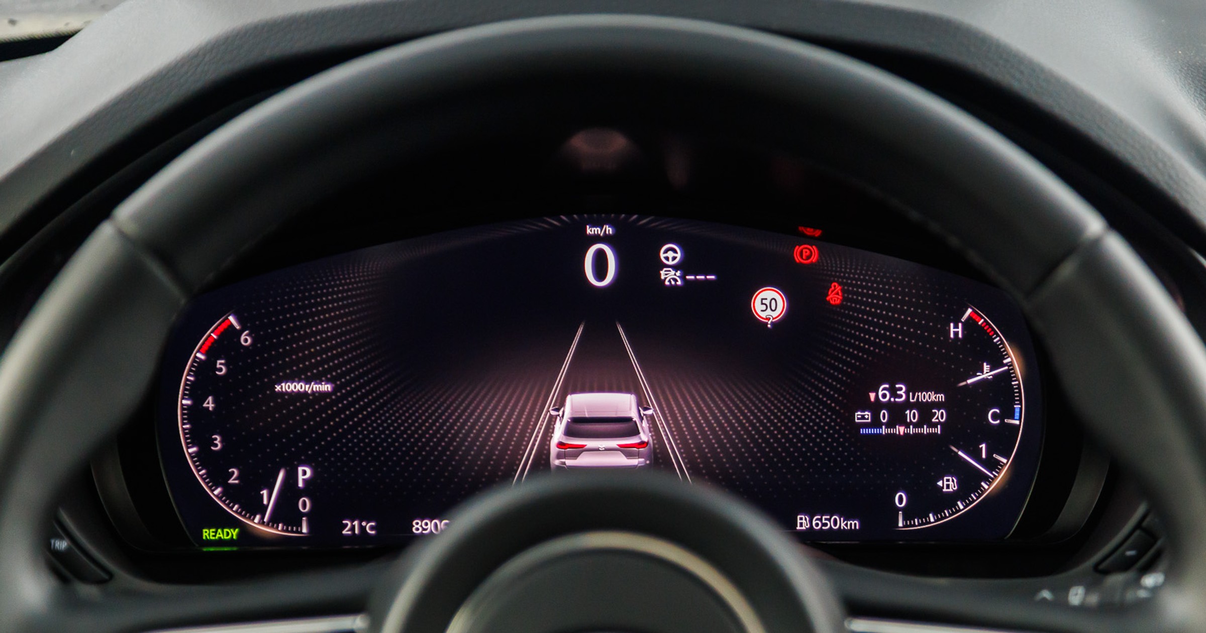 Nowoczesne samochody mają mnóstwo asystentów. Jedni są przydatni, a inni wręcz przeciwnie. Tych pięciu, które opisaliśmy nie powinno jednak zabraknąć