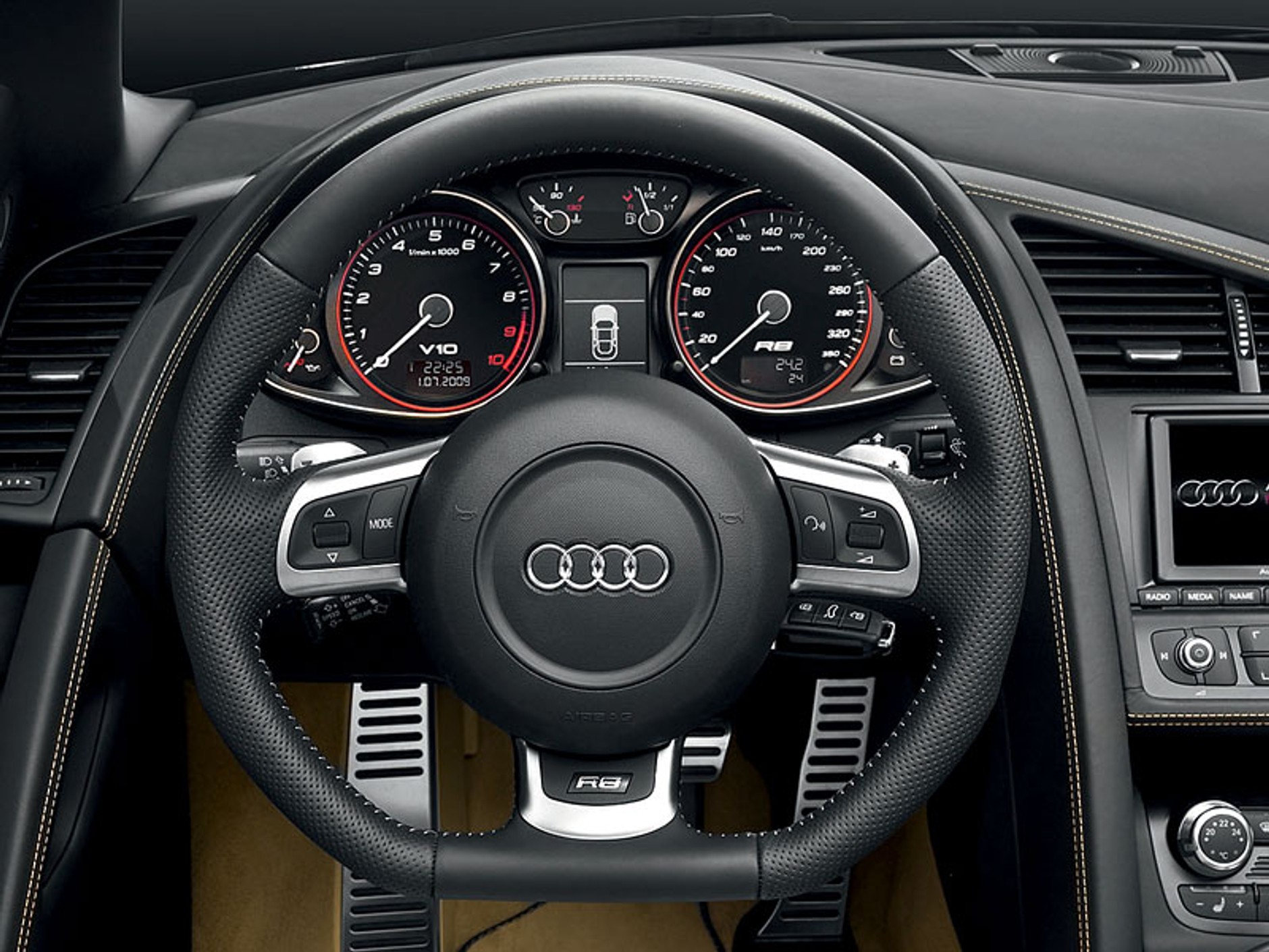 Audi R8 Spyder: V10 quattro inaczej