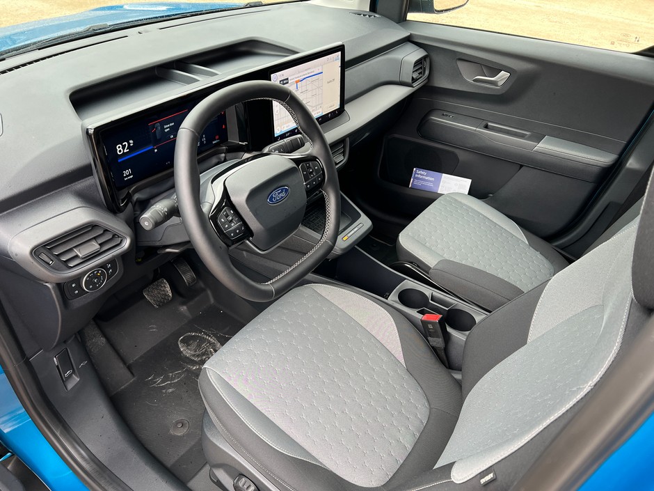 Ford E-Transit Courier