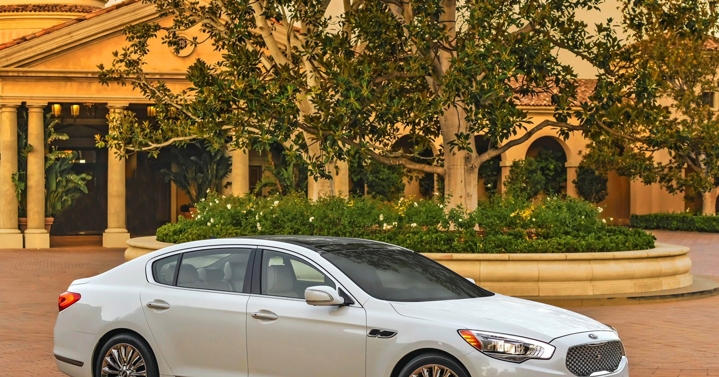 Los Angeles Auto Show: modelem K900 Kia wkracza do klasy wyższej 
