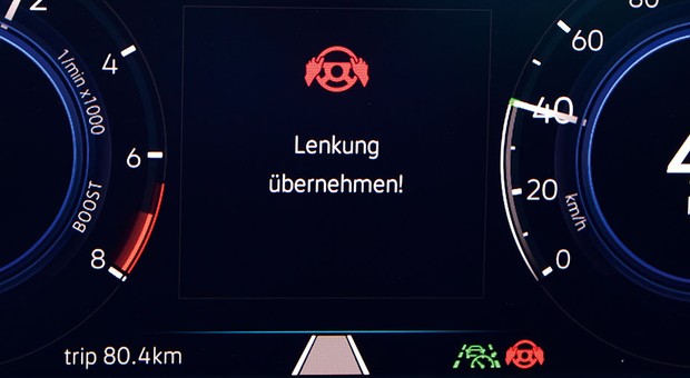 Jak dobre są systemy wspomagające kierowcę?
