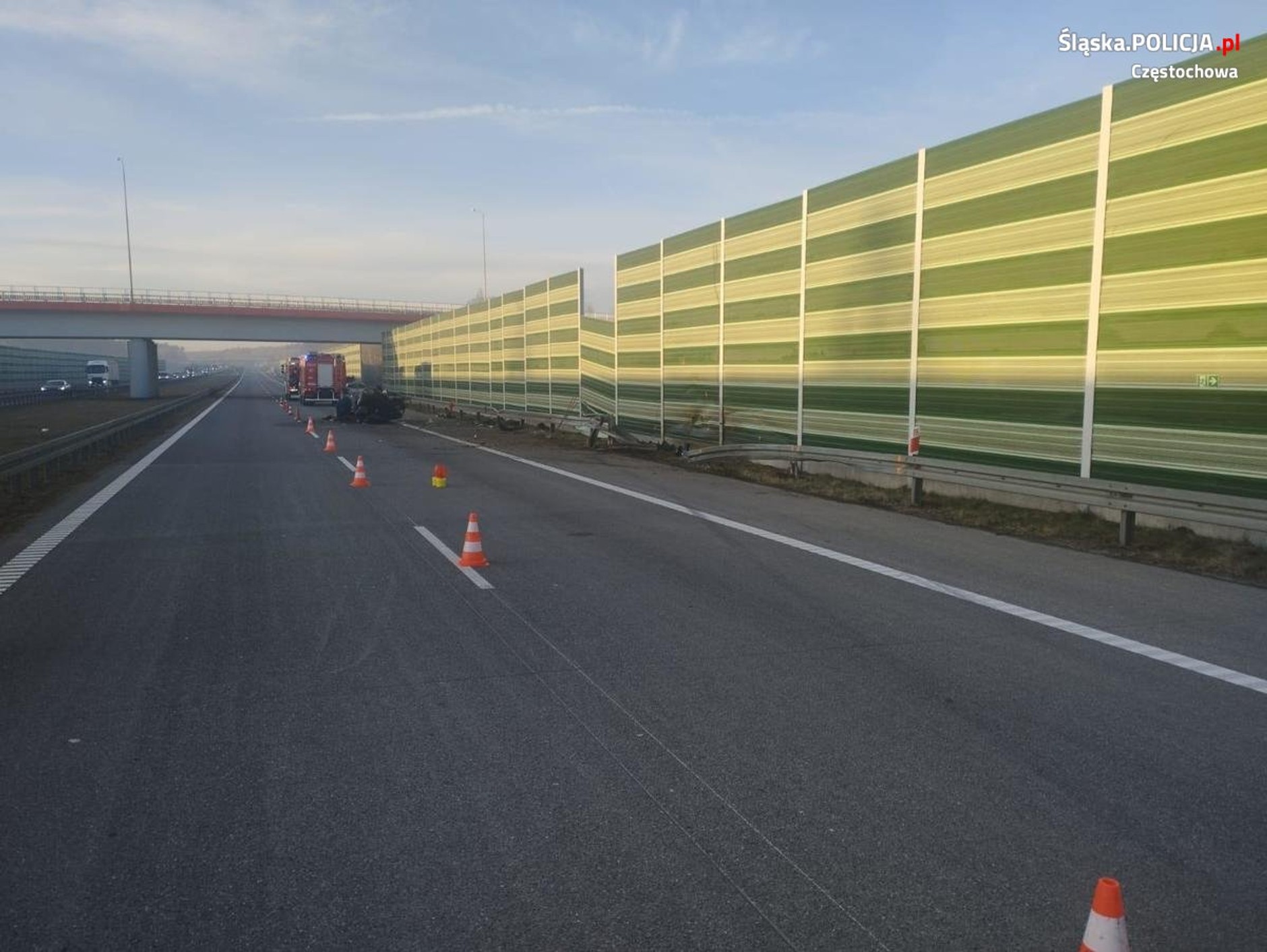 21-letni kierowca BMW dachował na autostradzie A1