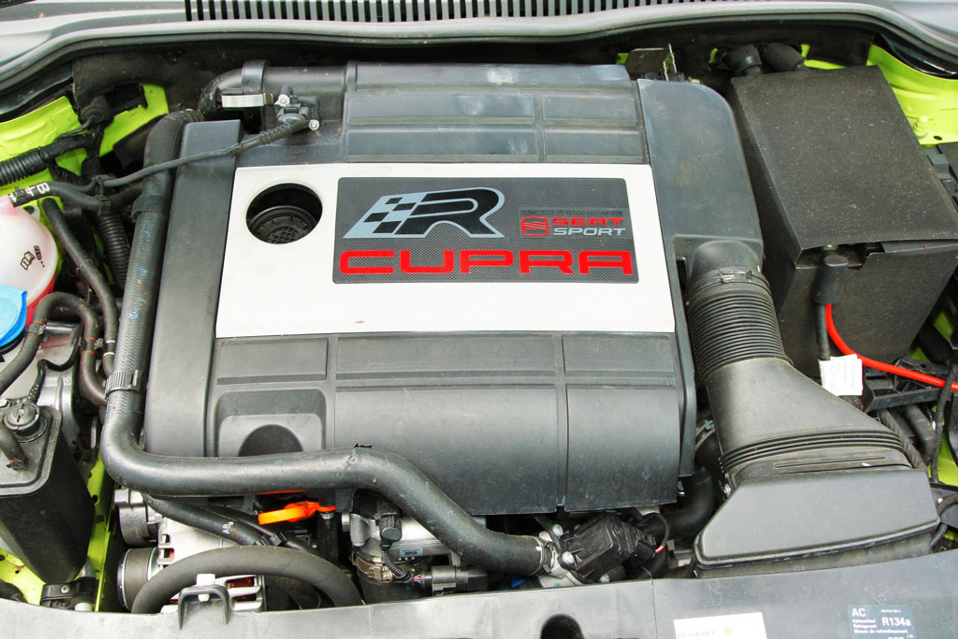 Seat Leon Cupra R: uwodzi wyglądem i zachwyca osiągami