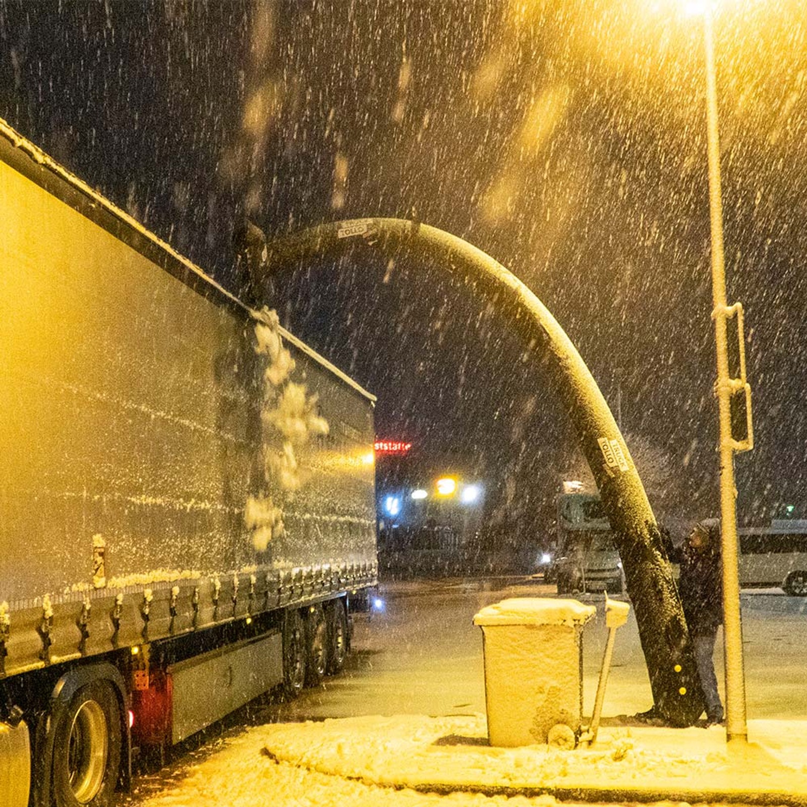 TruckTollo Dozer. Nadmuchiwana ściągaczka do śniegu i lodu