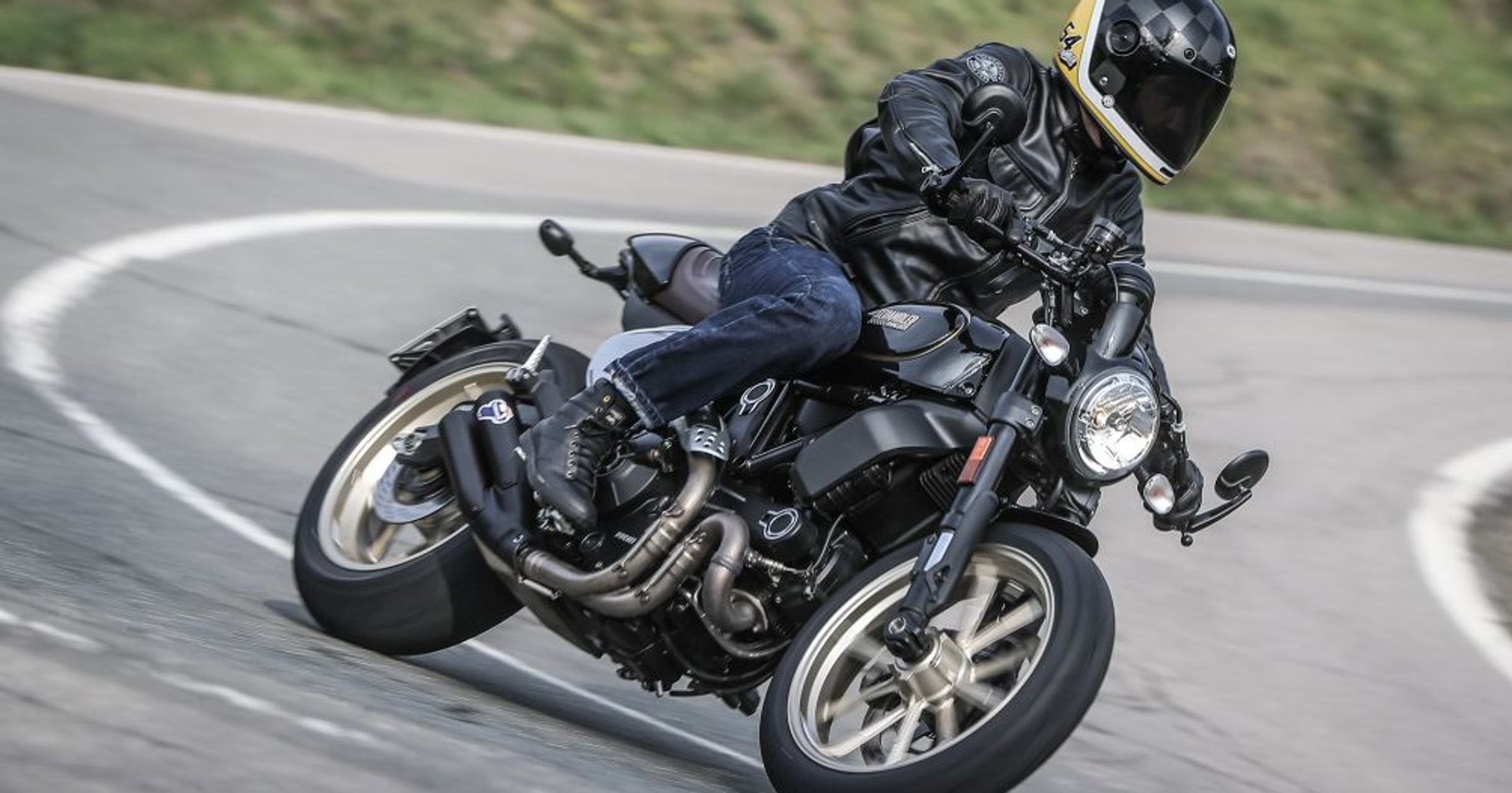 Ducati Scrambler Cafe Racer w akcji