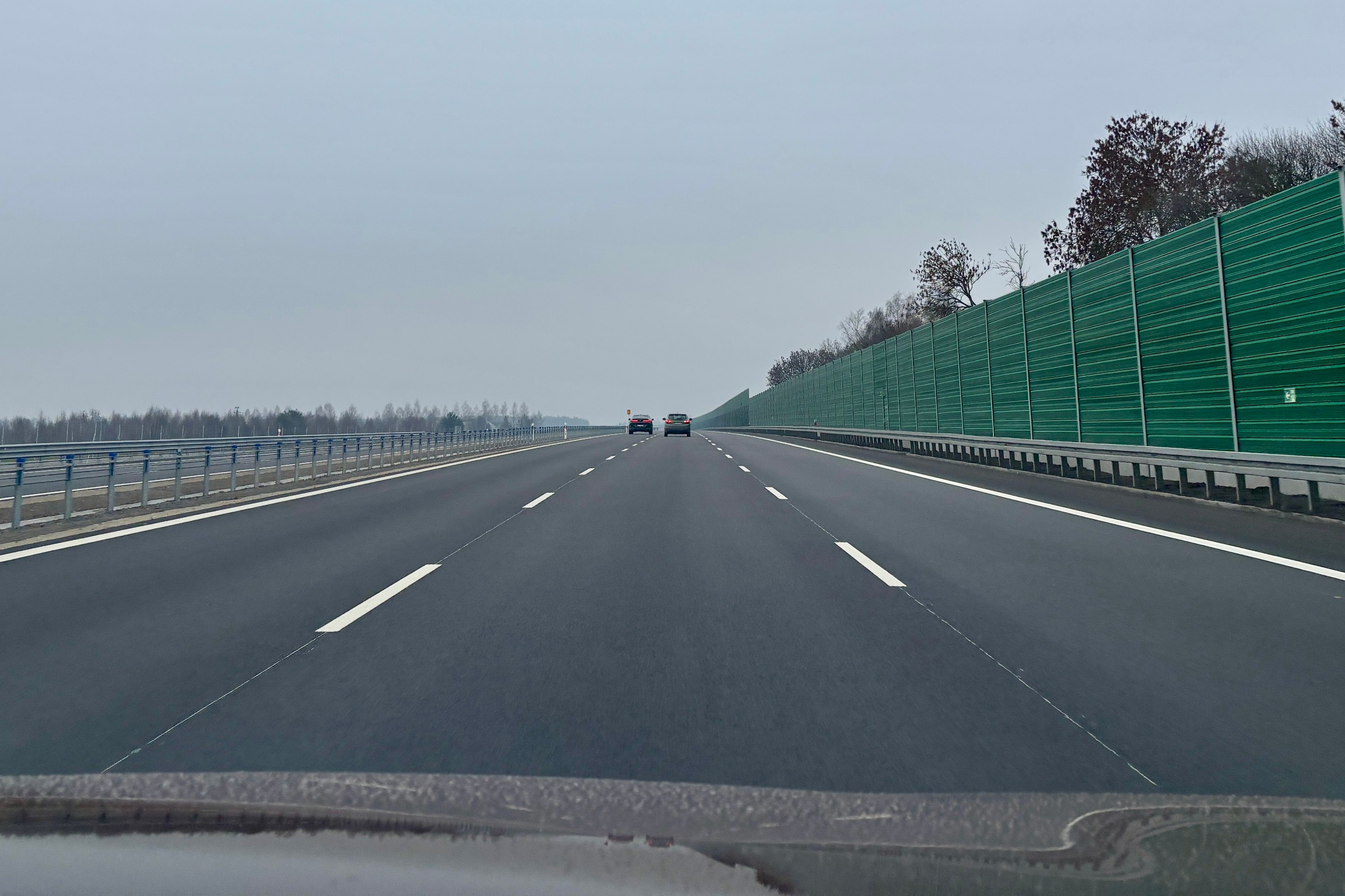 Ferie zimowe w pełni. Kierowcy powinni unikać tych tras. Są też dobre wiadomości