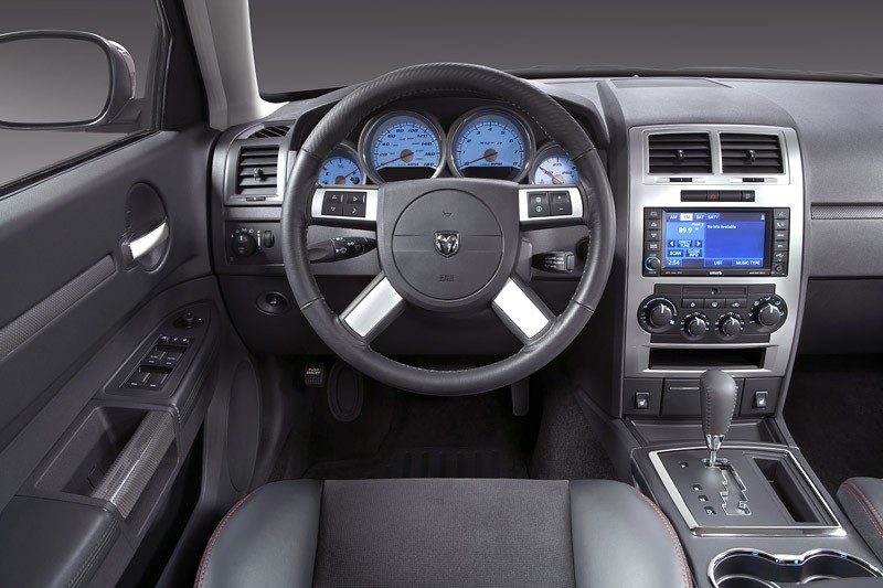 Dodge Charger – niewielkie zmiany na rok modelowy 2009
