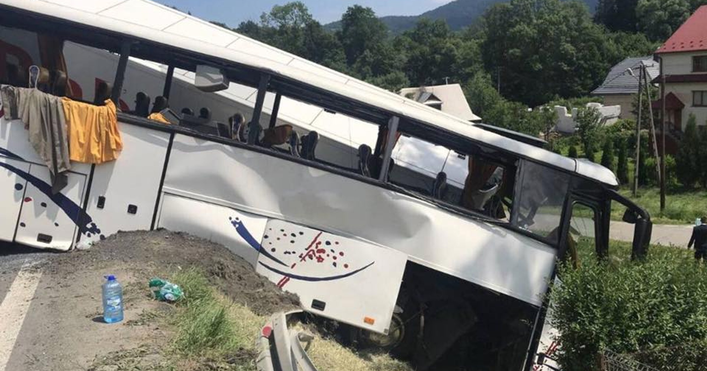 Wypadek autobusu z dziećmi