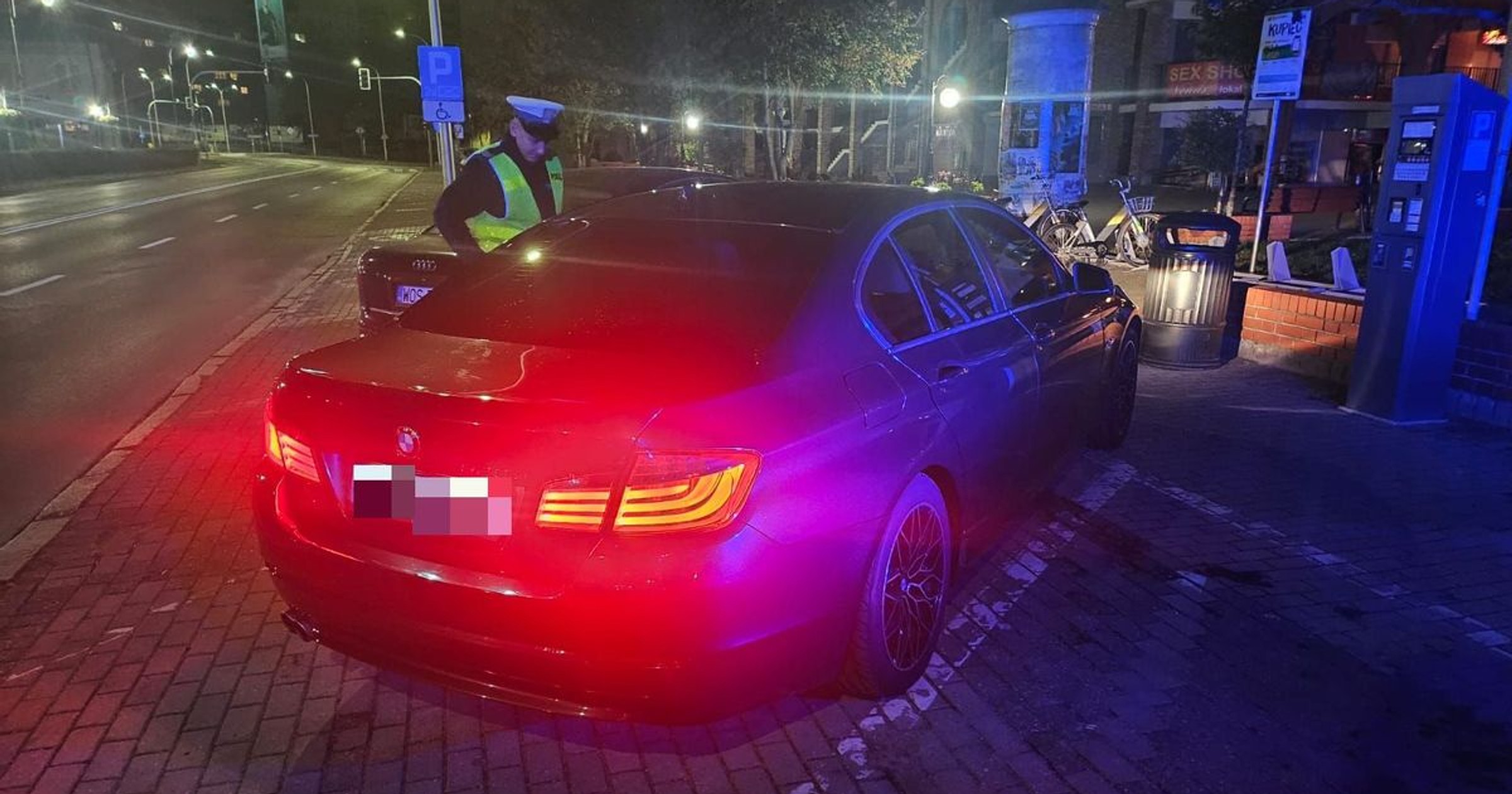 Policjanci z Ostrołęki sprawdzali w zasadzie tylko dwie rzeczy. Dowody rejestracyjne "leciały" jeden po drugim