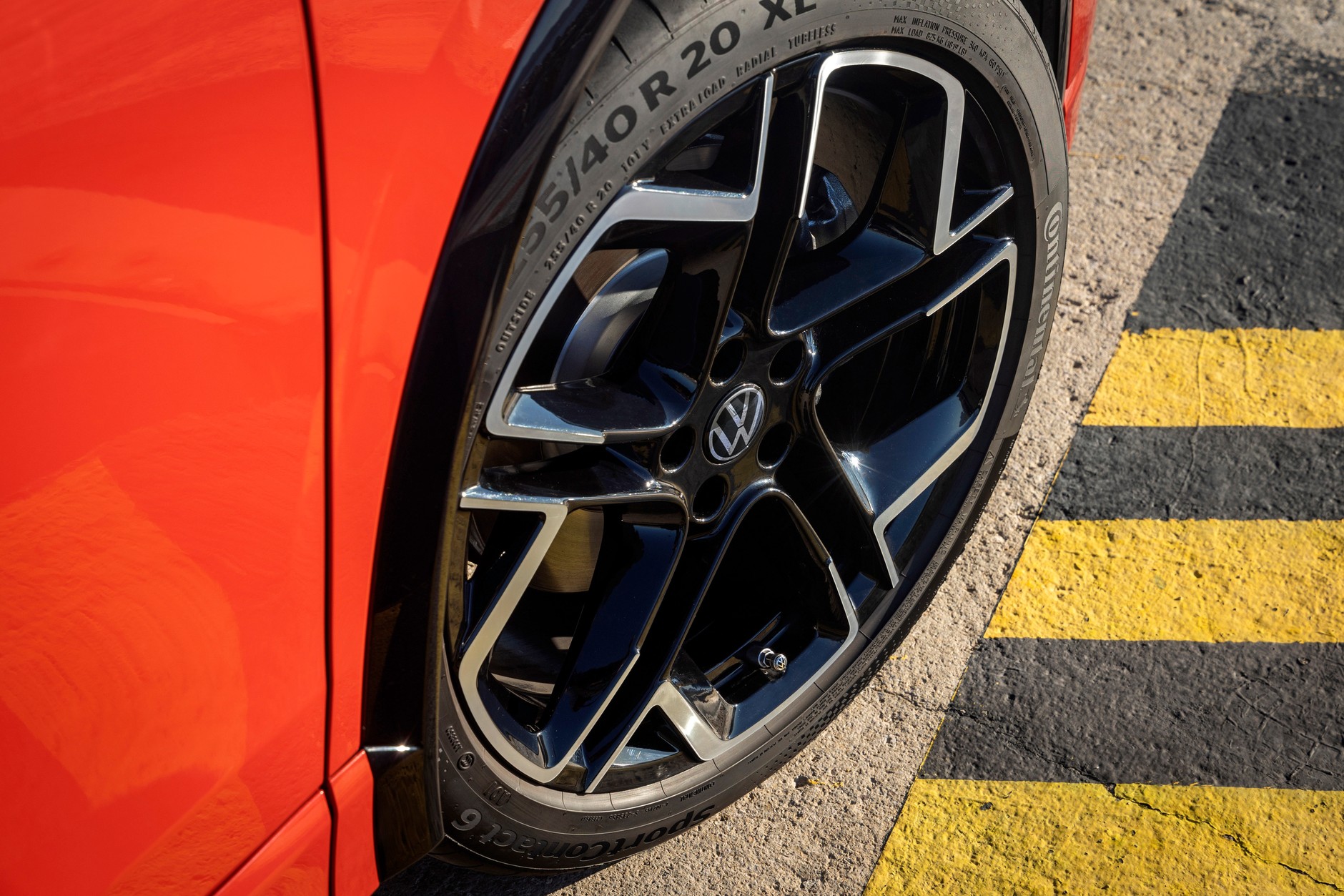 Opony Linglong w Volkswagenach to wcale nie reguła, wiele egzemplarzy wciąż trafia do klientów z oponami marek doskonale znanych w Europie, m.in. Continental.