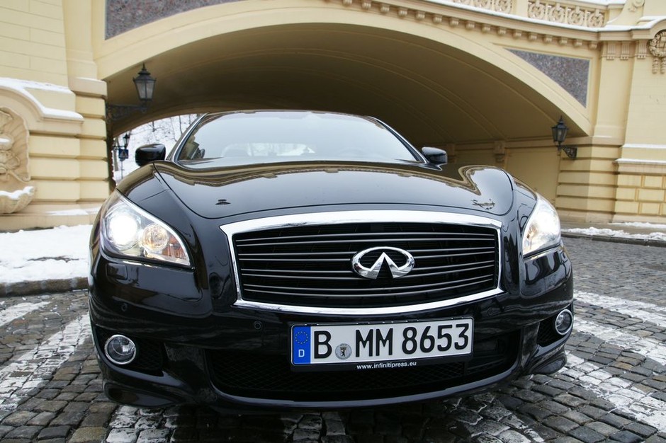 Infiniti M – luksus dla biznesmena