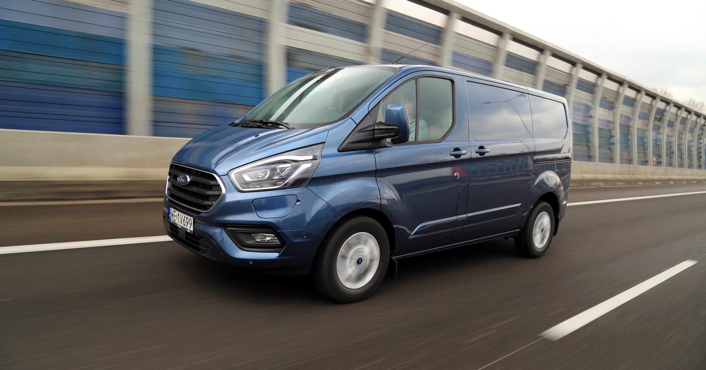Ford Transit Custom plug-in – miejski dostawczak