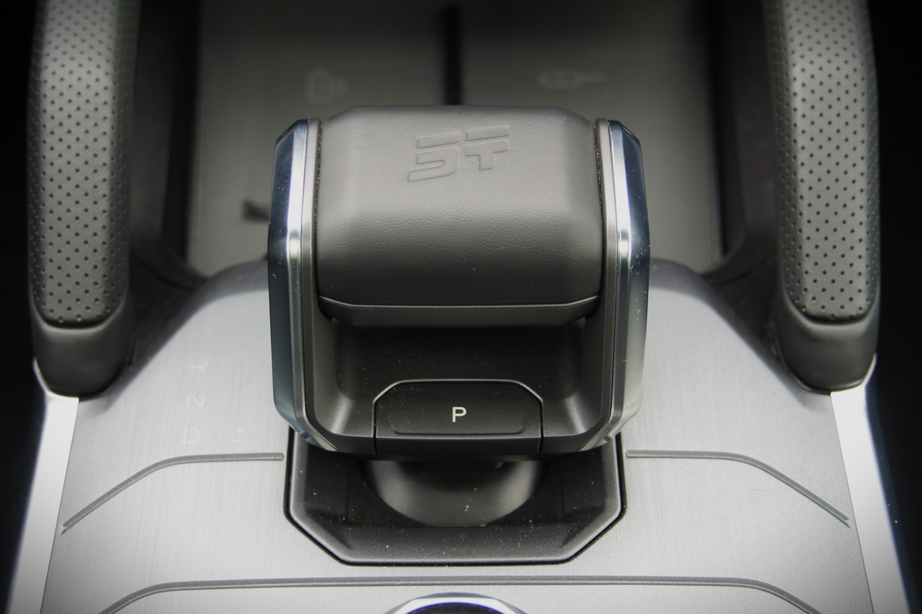 Przekładnia dwusprzęgłowa nie szczędzi momentu obrotowego przy starcie...