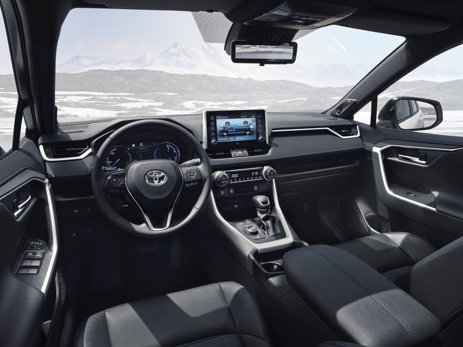 Toyota RAV4 Hybrid na Salonie Samochodowym w Paryżu