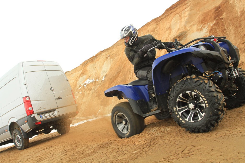 Yamaha Grizzly kontra Volkswagen Crafter: niepokonani