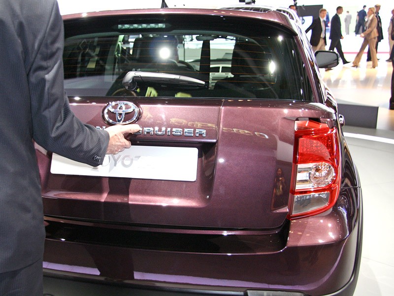 Paryż 2008: Toyota Urban Cruiser – miejski crossover z napędem 4x4 i nowym silnikiem 1,33 Dual VVT-i