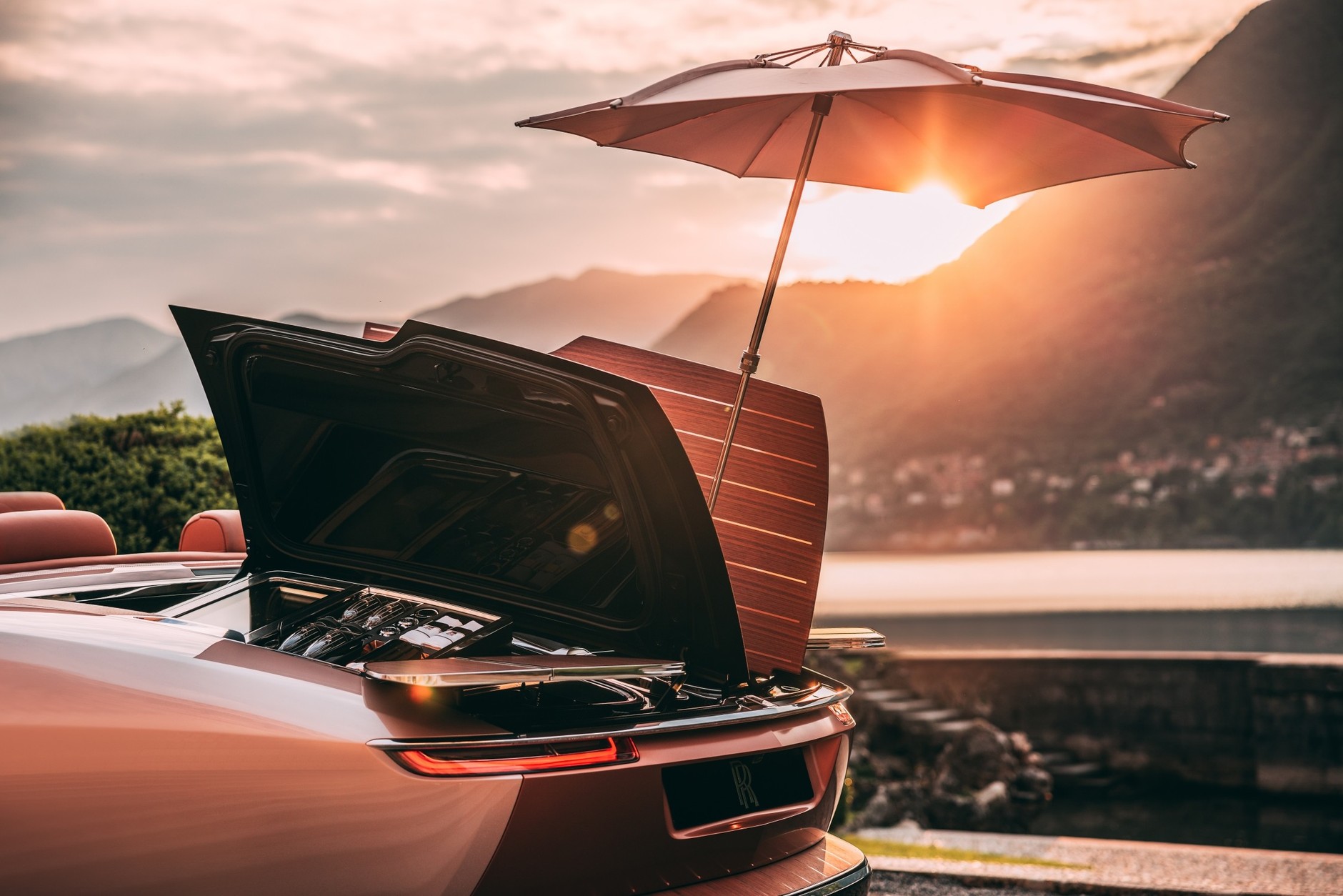 Drugi z serii zaledwie trzech Rolls-Royce'ów Boat Tail