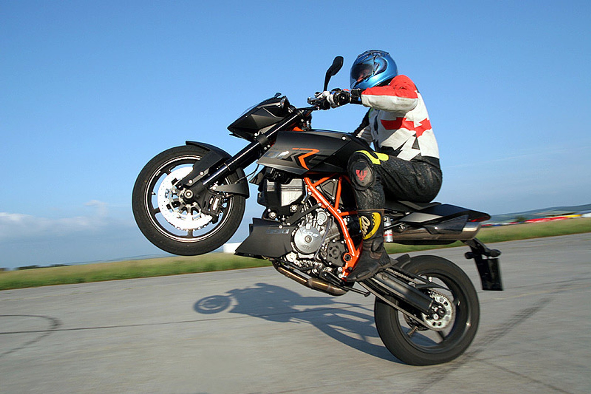 KTM 990 SuperDuke R: Ready to Race