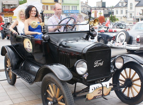 Auto-Retro: samochodowy rajd pań w 1930 roku