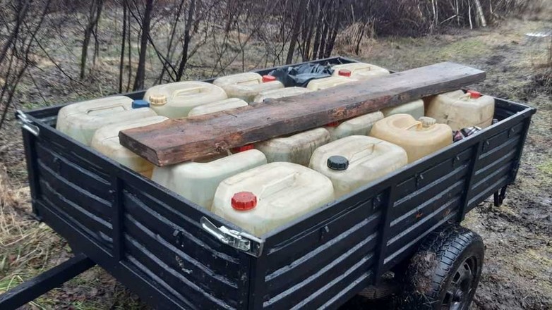 64-latek został zatrzymany na kradzieży oleju napędowego