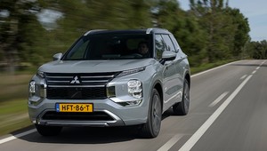 Mitsubishi Outlander PHEV czwartej generacji. Pierwsza jazda flagowym modelem japońskiego producenta