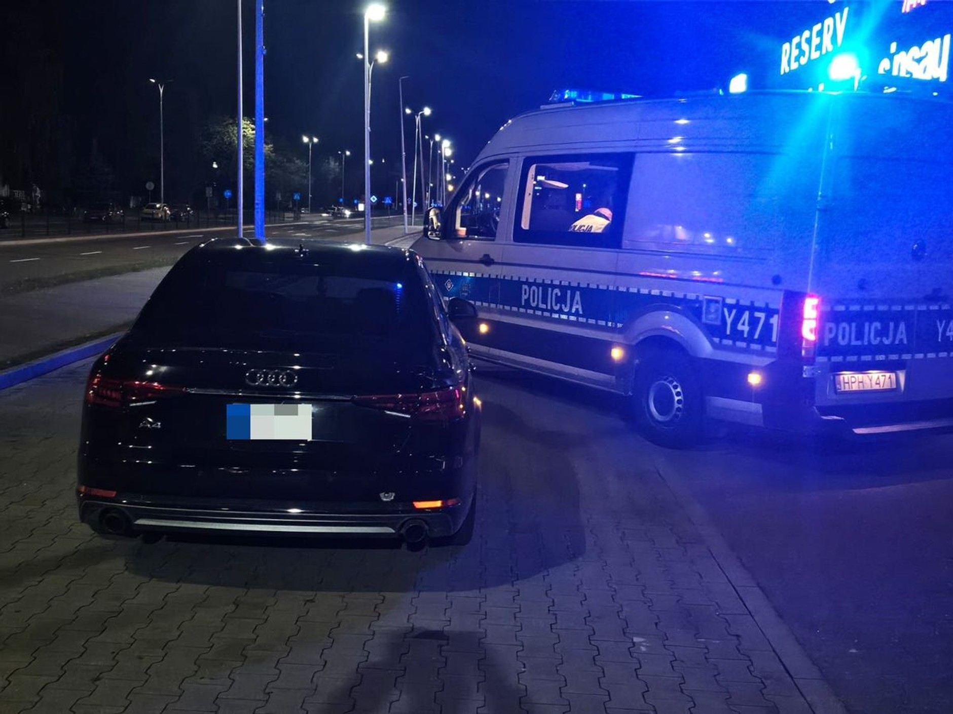 Policjanci z Ostrołęki sprawdzali w zasadzie tylko dwie rzeczy. Dowody rejestracyjne "leciały" jeden po drugim