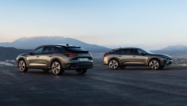 Citroen C5 X już dostępny. Nie jest najtańszy i zapomnij o dieslu 