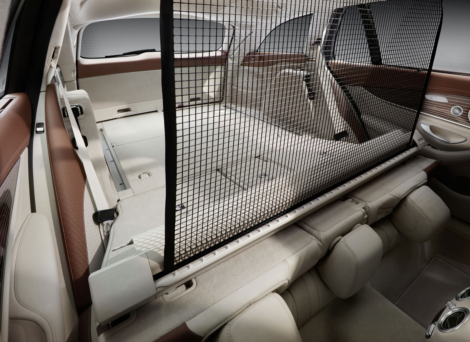 Nowe kombi: Mercedes klasy E z 670-litrowym bagażnikiem