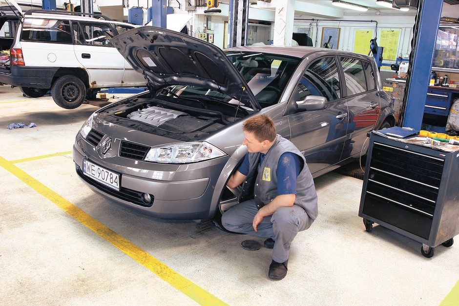 Wymiana żarówki w Renault Megane II