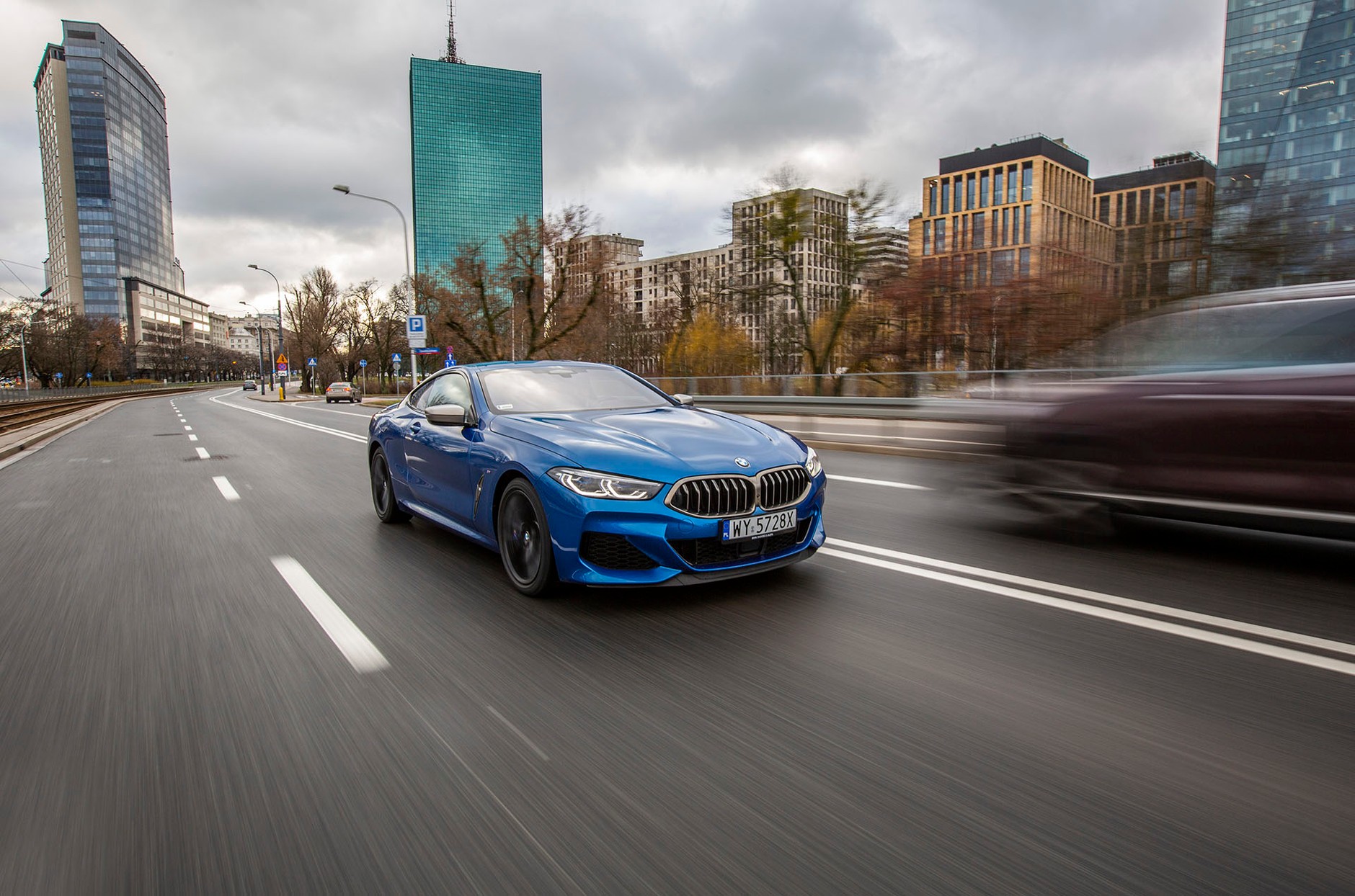 BMW M850i xDrive - co tak naprawdę potrafi topowy wariant BMW M850i?