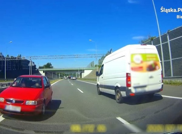 Blisko czołowego zderzenia na ekspresówce; 83-latek jechał pod prąd! [Wideo]