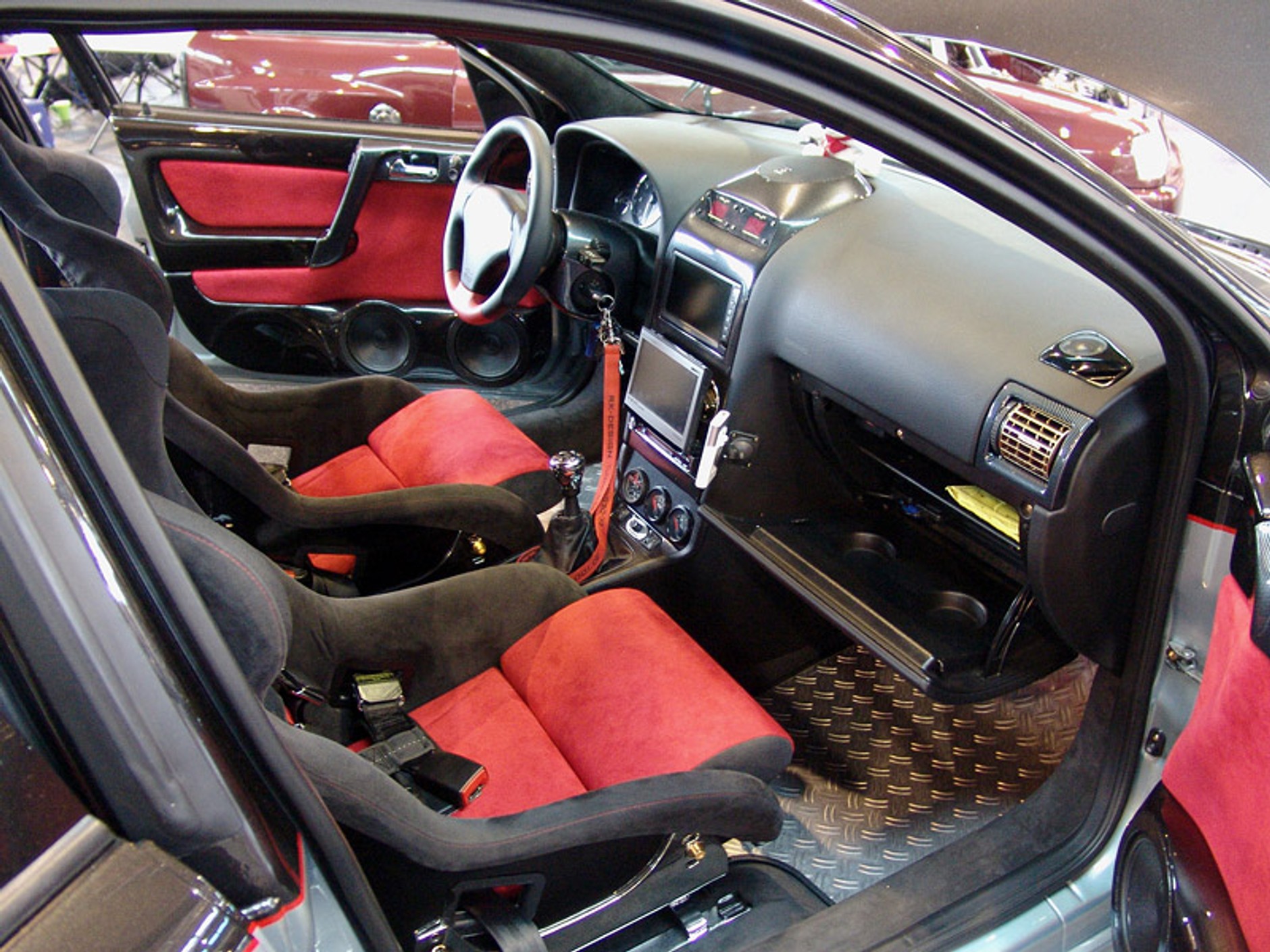 Tuning World Bodensee 2007: dziewczyny i samochody (fotogaleria)