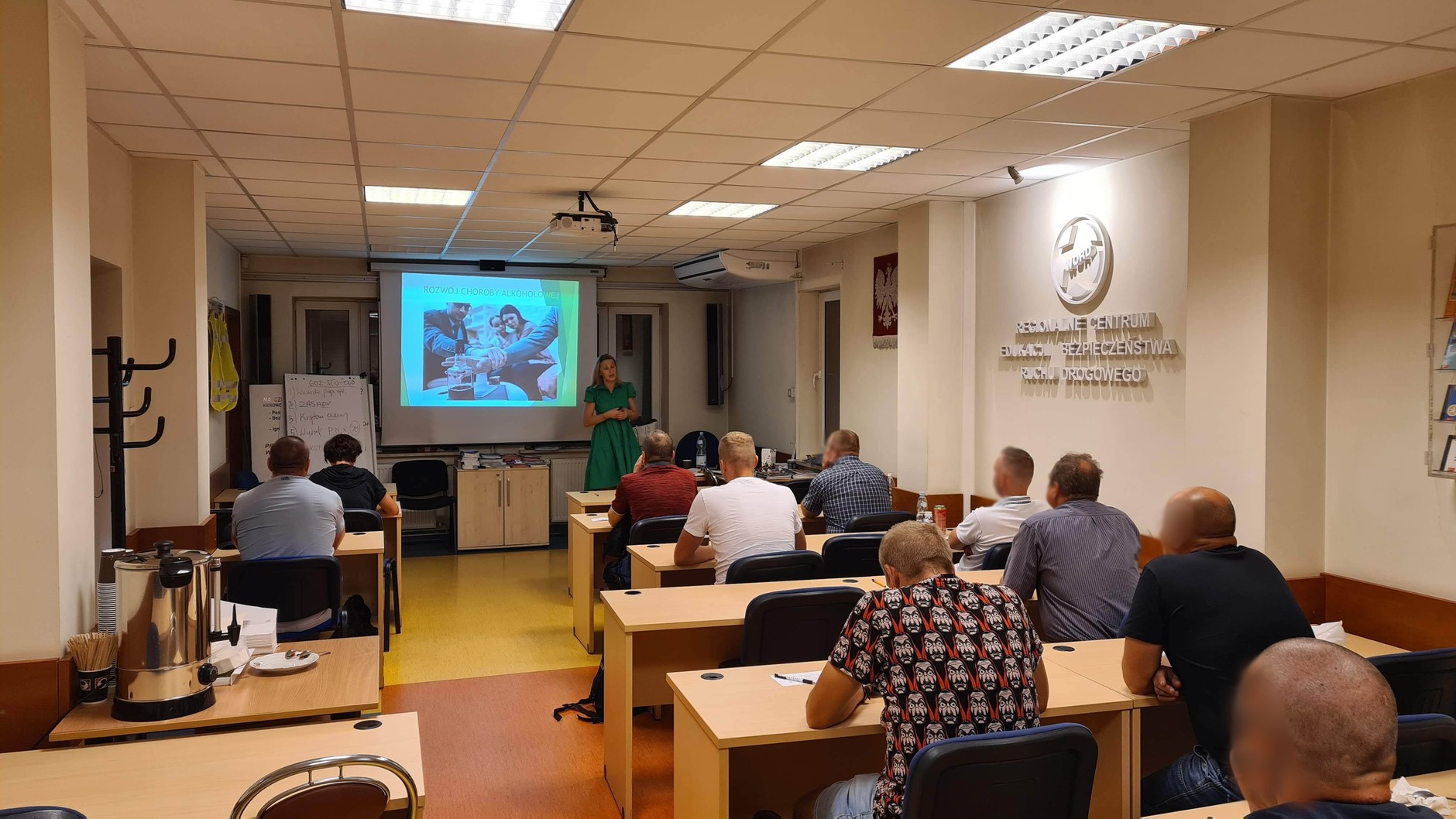 Kursy reedukacyjne w WORD-ach zostały niedawno zlikwidowane, bo twórcy przepisów uznali, że pozwalają łatwo uniknąć utraty prawa jazdy przez piratów drogowych. Teraz mają wrócić jako "narzędzie  służące tworzeniu bezpiecznych nawyków u uczestników ruchu".