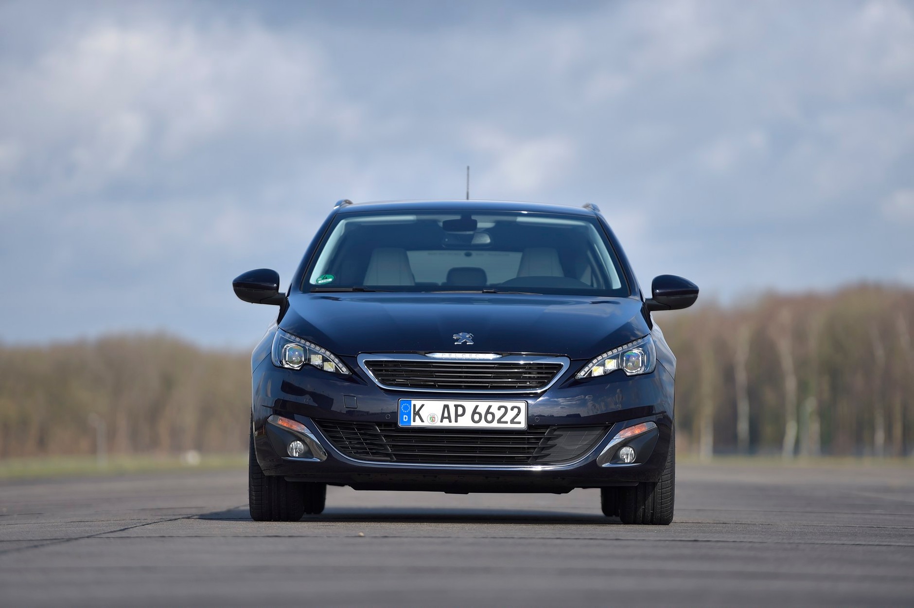 Uwodziciele rodzin - Kia cee'd SW, Opel Astra Sports Tourer, Peugeot 308 SW i Seat Leon ST