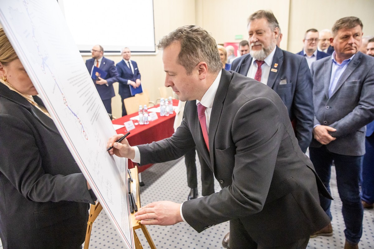 Konferencja ws. budowy drogi S15