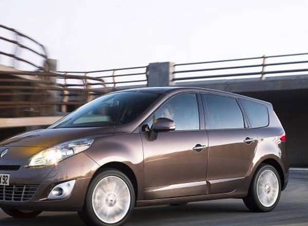 Renault: nowa, dwusprzęgłowa skrzynia EDC i silnik 1.6 dCi
