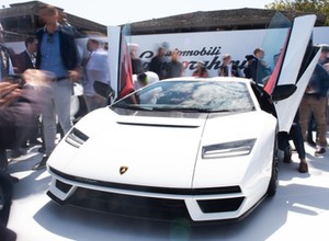 Lamborghini Countach odradza się jak Feniks z popiołów. To ostatni podryg wolnossącej "V12"
