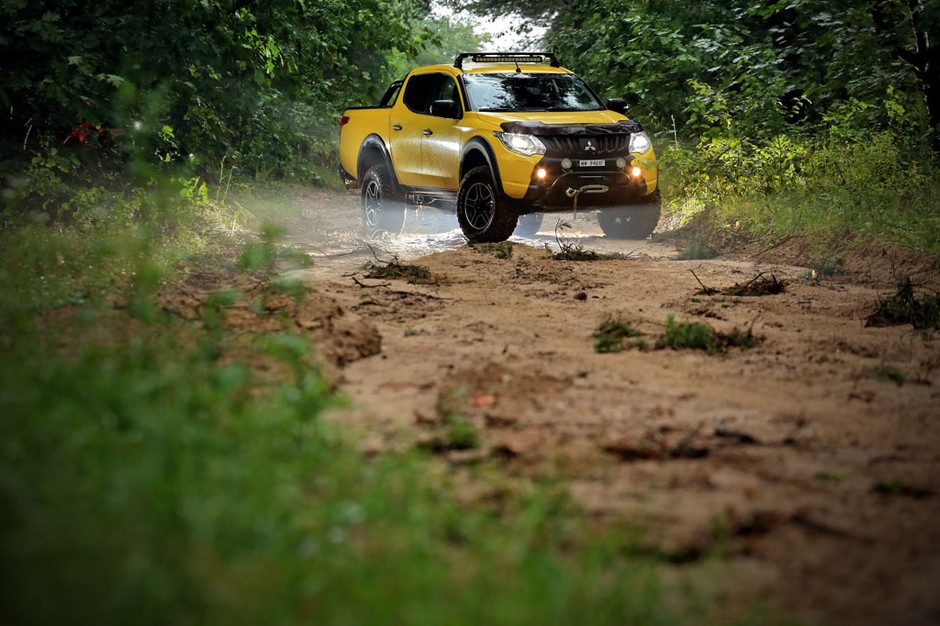 Mitsubishi L200 Monster - potwornie pracowity